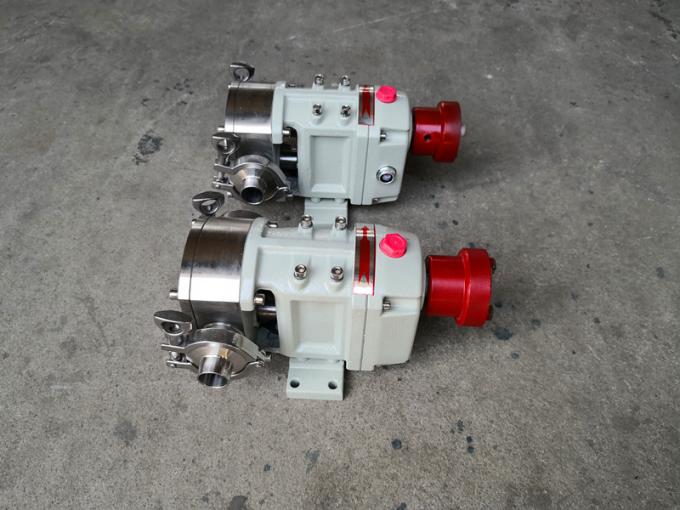 304 Stainless Steel Tri Lobe Pump , Heat Jacket Lobe Rotor Pump Low Pressure